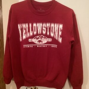 Yellowstone sweatshirt (S)